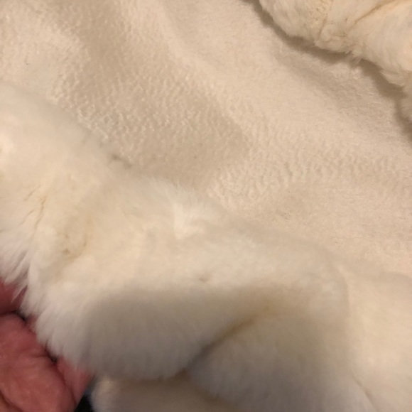 Meredith Marks Fur Wrap - Picture 2 of 4